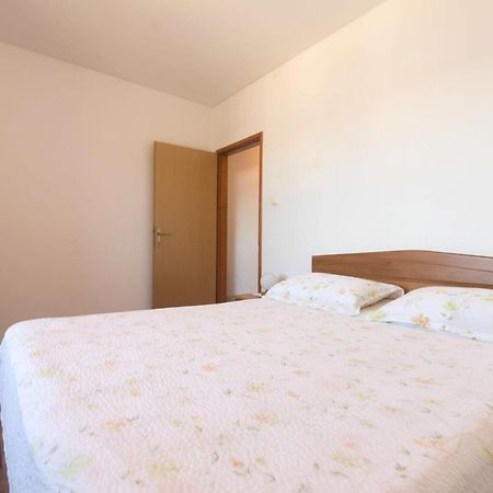 Apartments Jaksa Vis Eksteriør billede