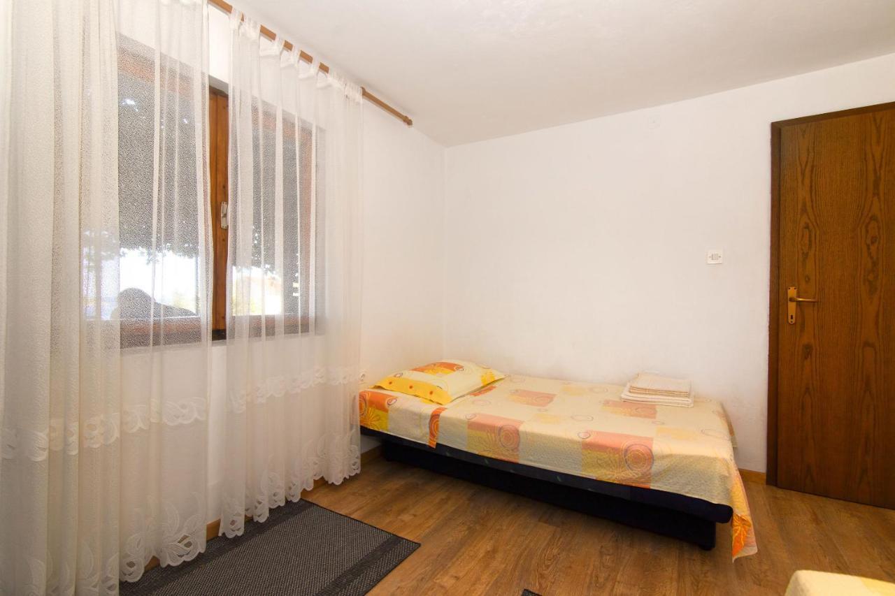 Apartments Jaksa Vis Eksteriør billede