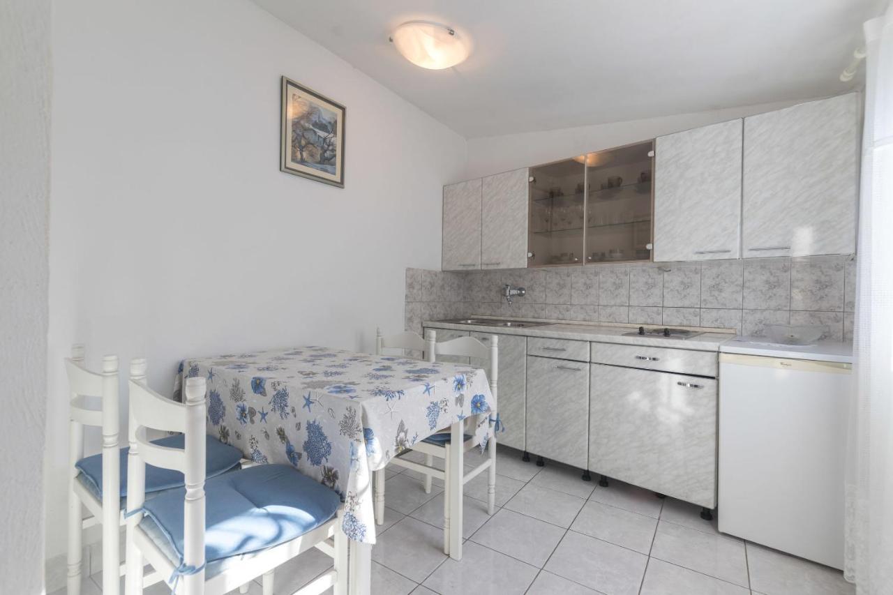 Apartments Jaksa Vis Eksteriør billede