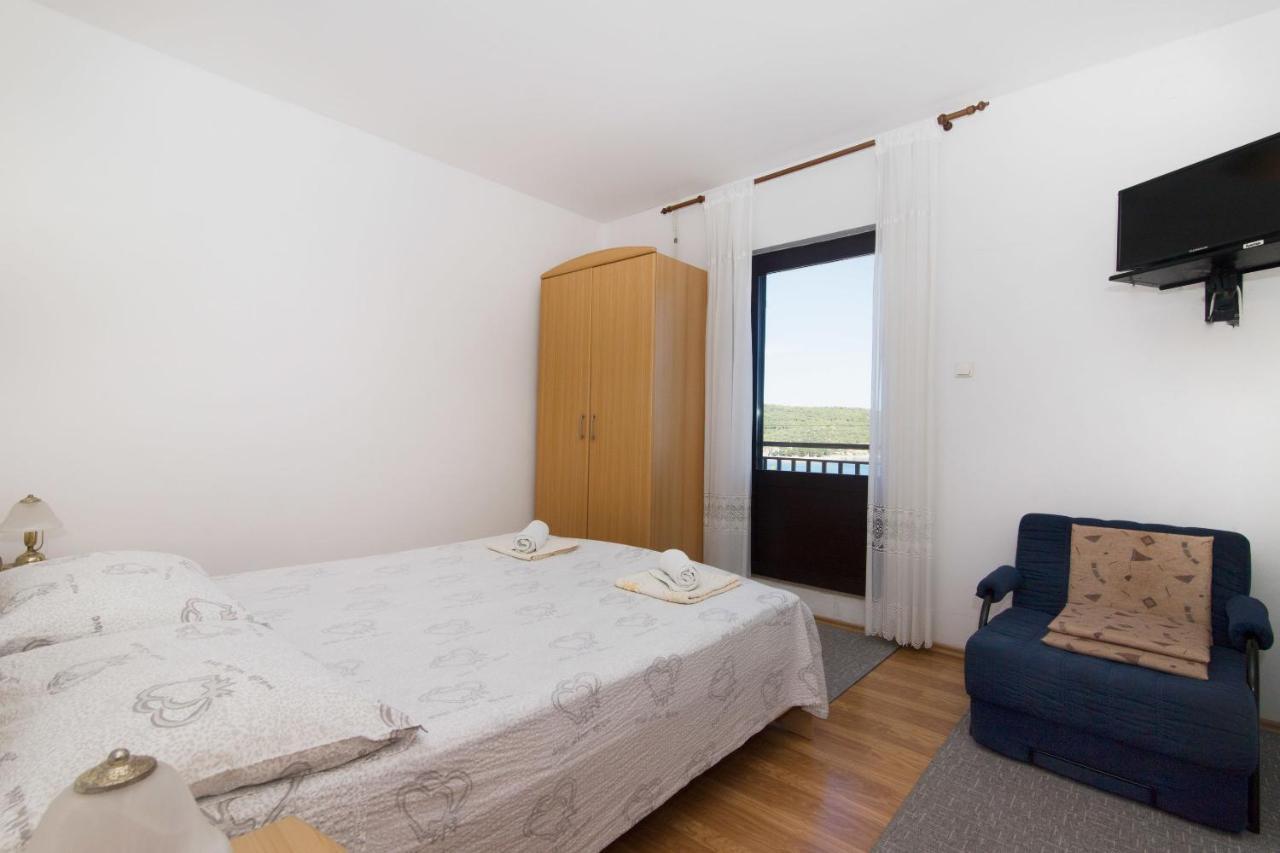 Apartments Jaksa Vis Eksteriør billede