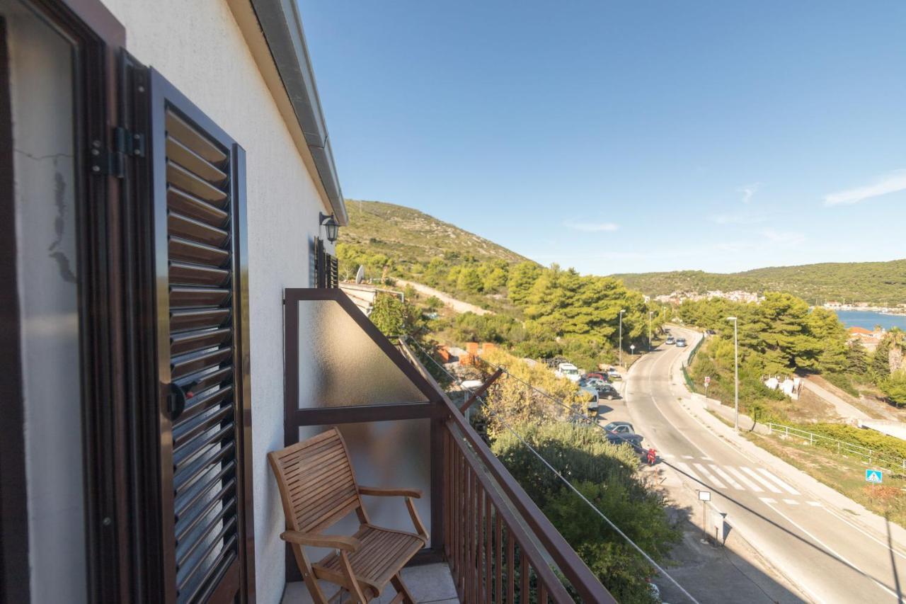 Apartments Jaksa Vis Eksteriør billede